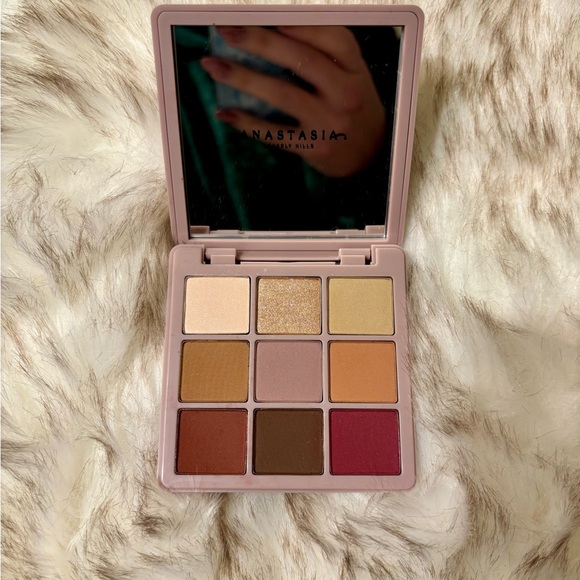 ABH Eye and Lip Beauty Bundle - Picture 5 of 9